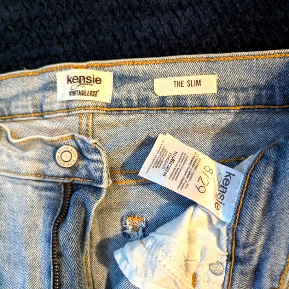 Kensie light wash jeans